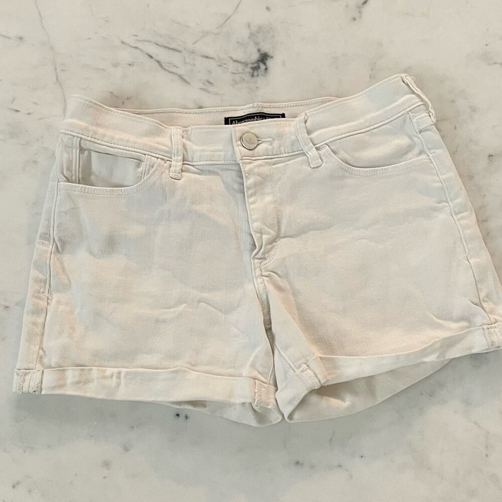 Abercrombie & Fitch shorts jeans white